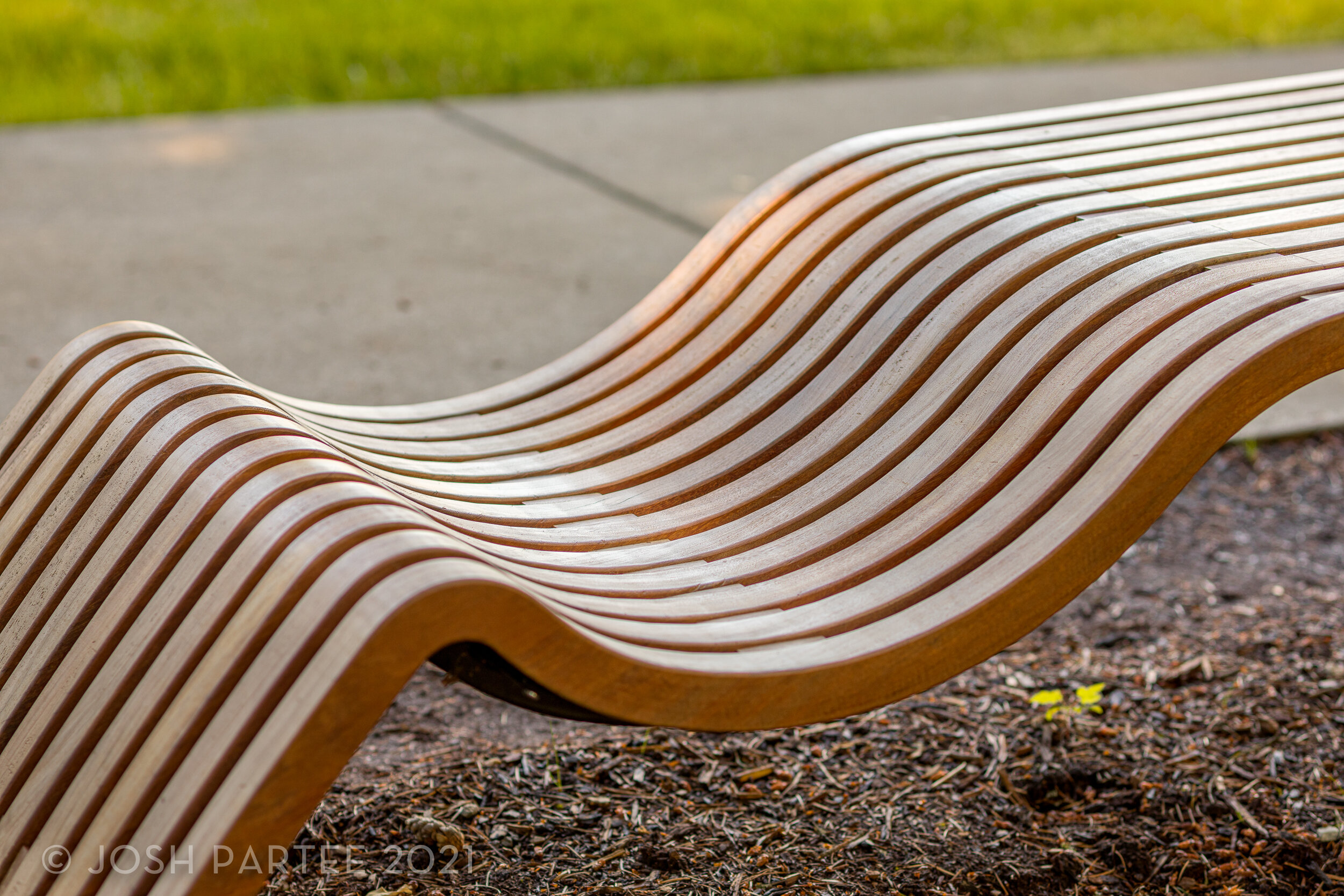  Benches of the Leach Botanical Gardens / STUDIOS architecture 