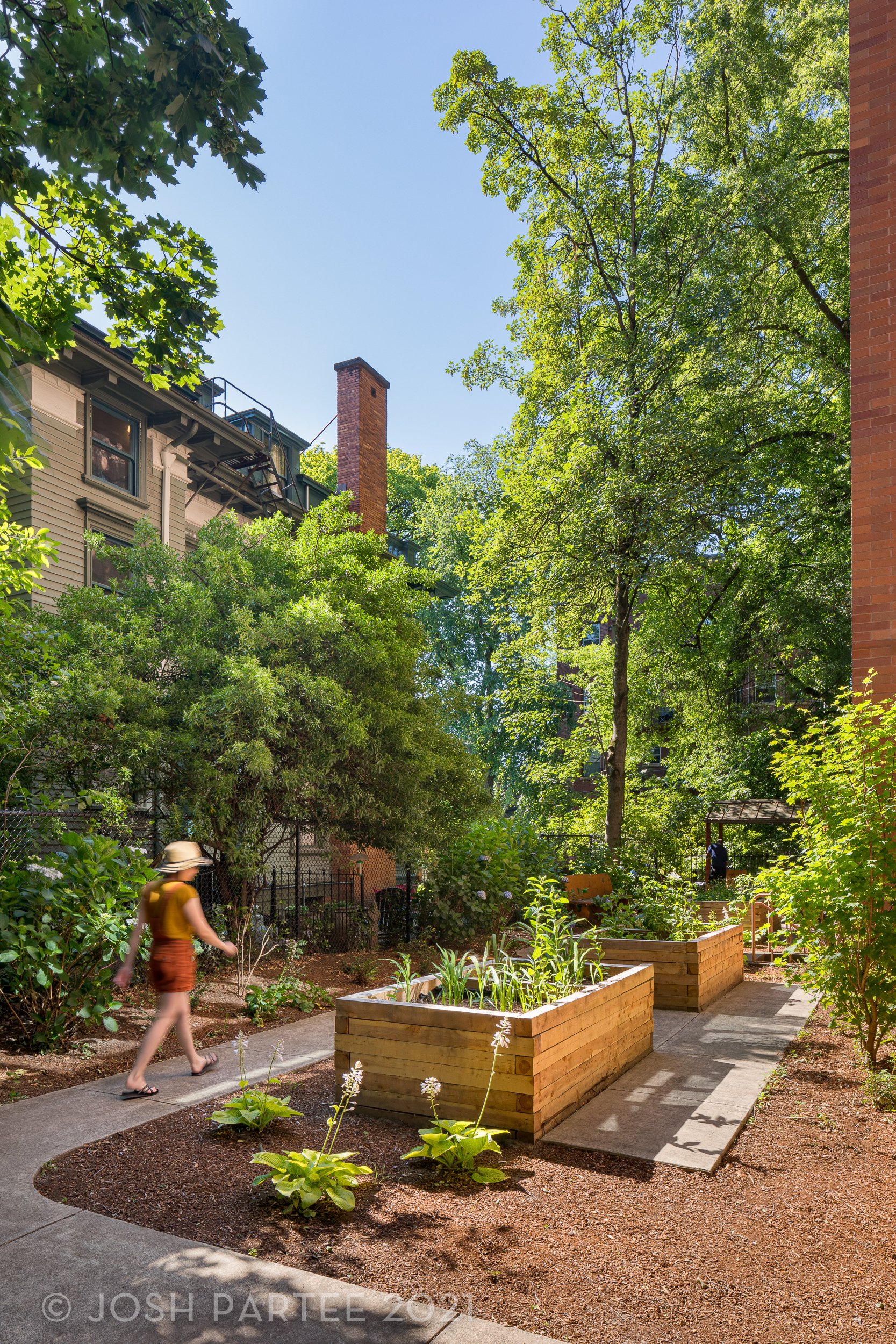 Williams Plaza / KNOT