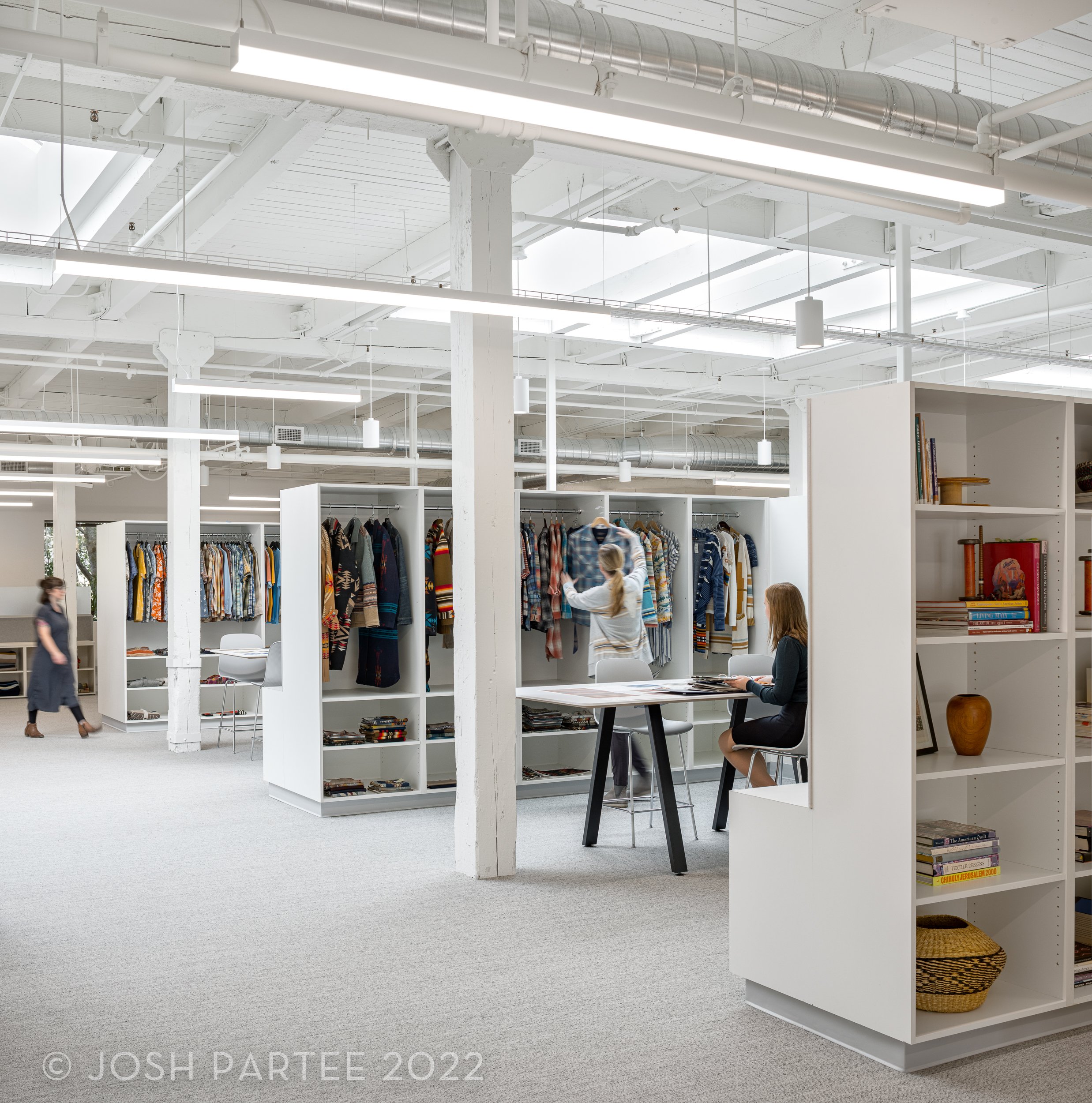  Pendleton HQ / Design Build Workplace 