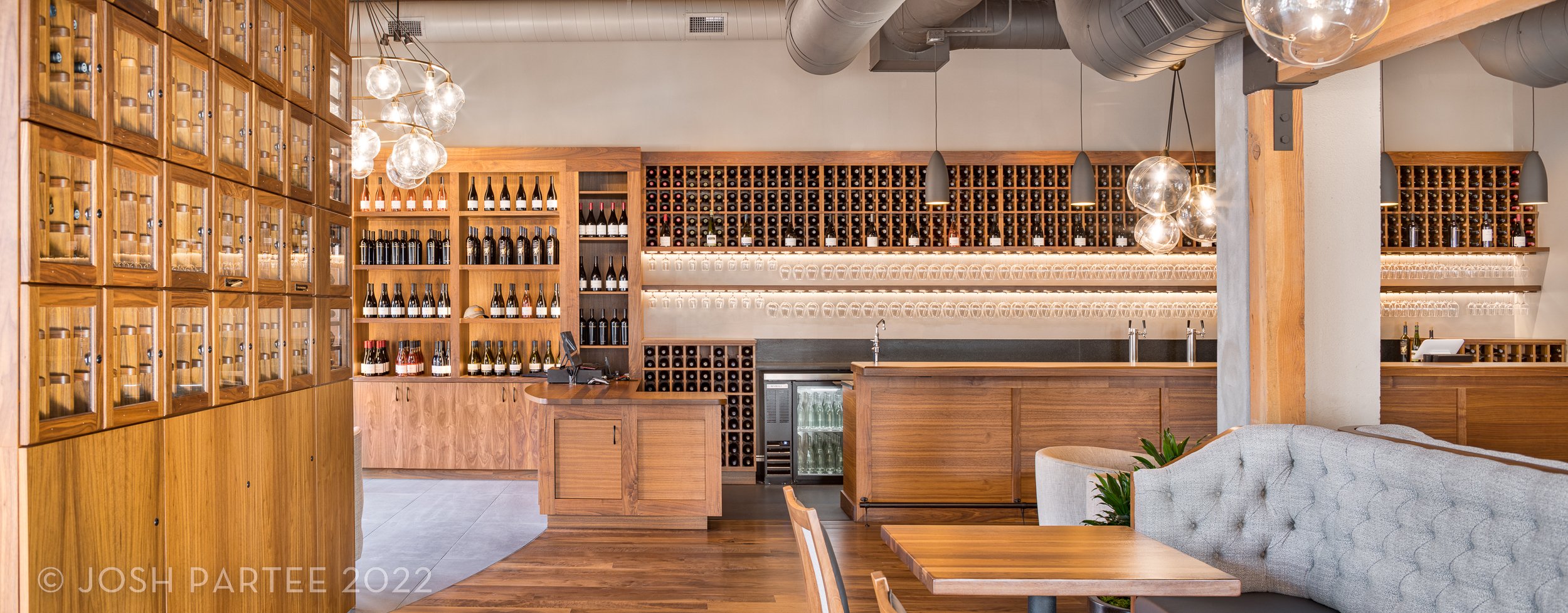  Willamette Valley Vineyards, Lake Oswego / Bremik 