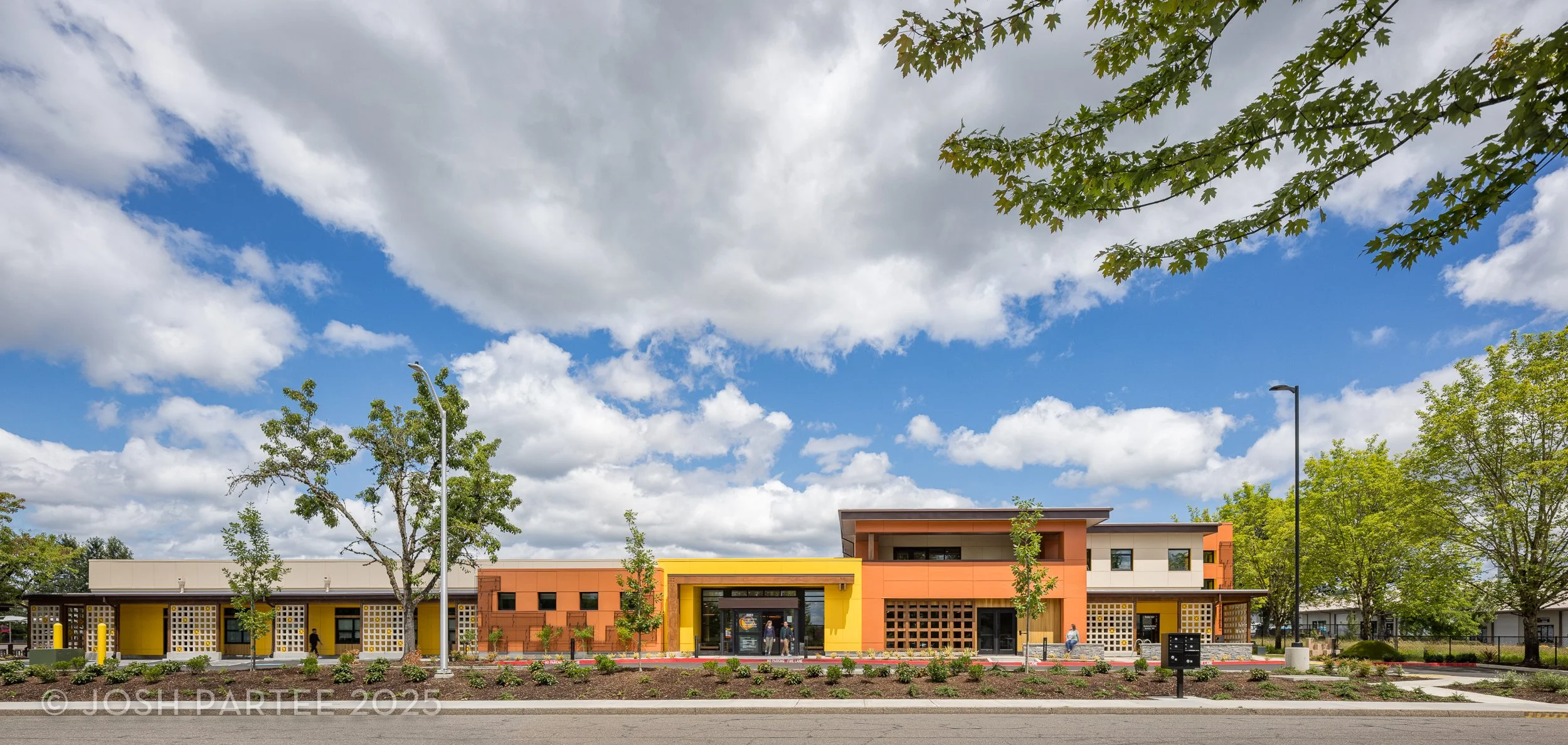  VGN Wellness / Scott Edwards Architects 