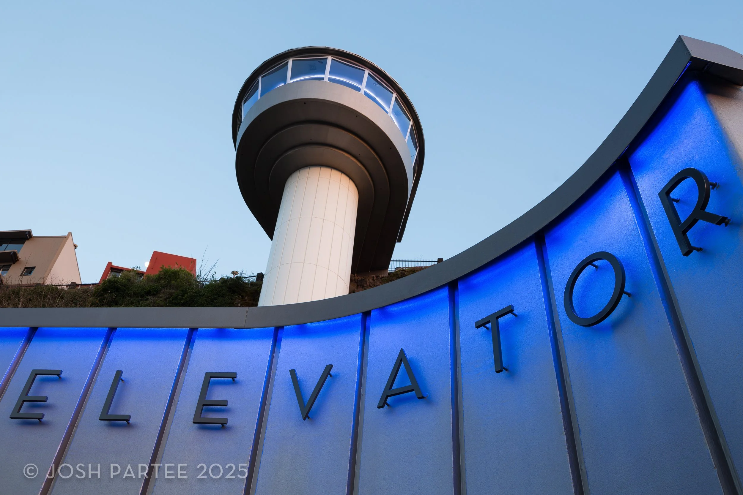 08-OC-Elevator-JoshPartee-4263-signage-pm.jpg