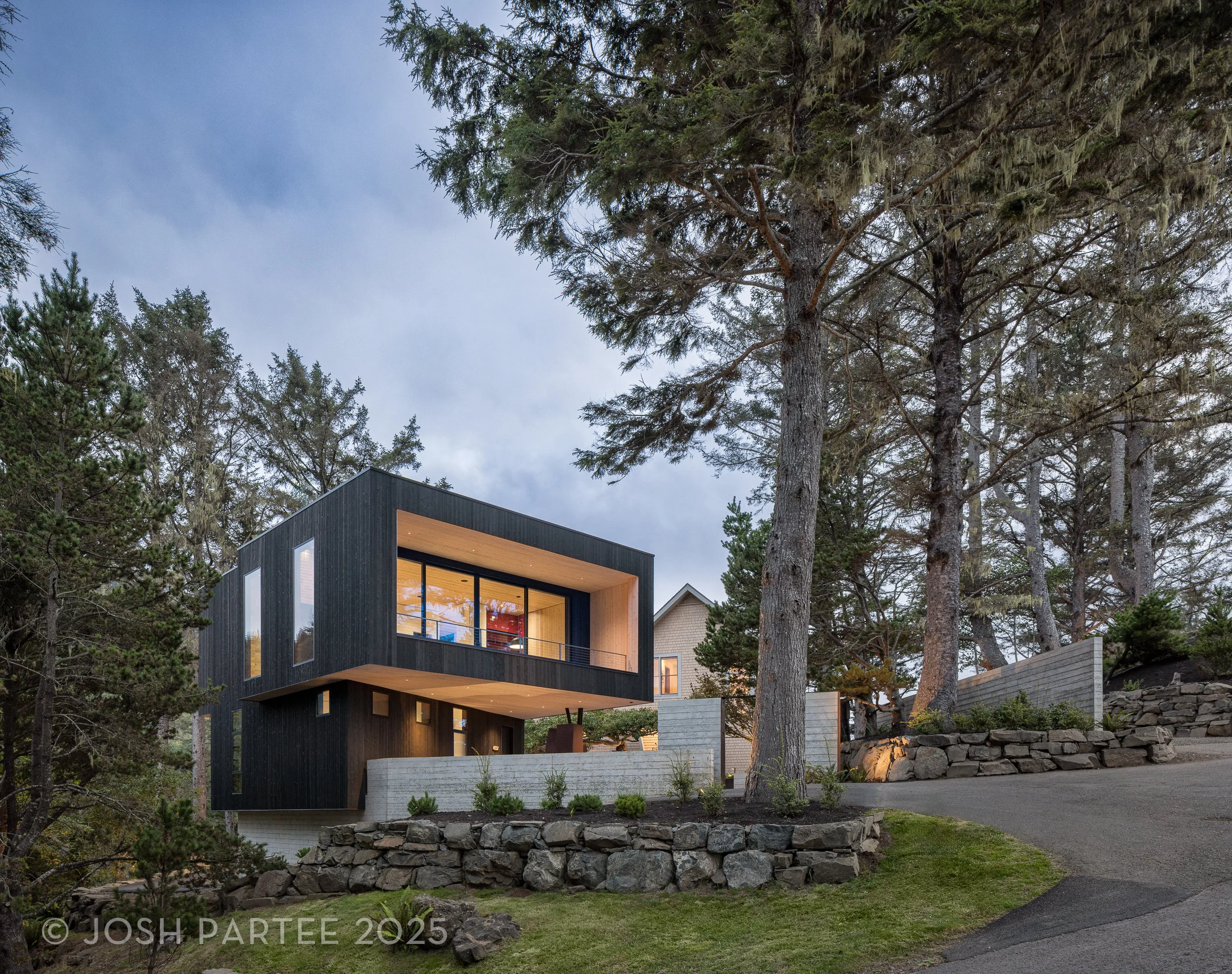  Sea Stack House / CBTWO 