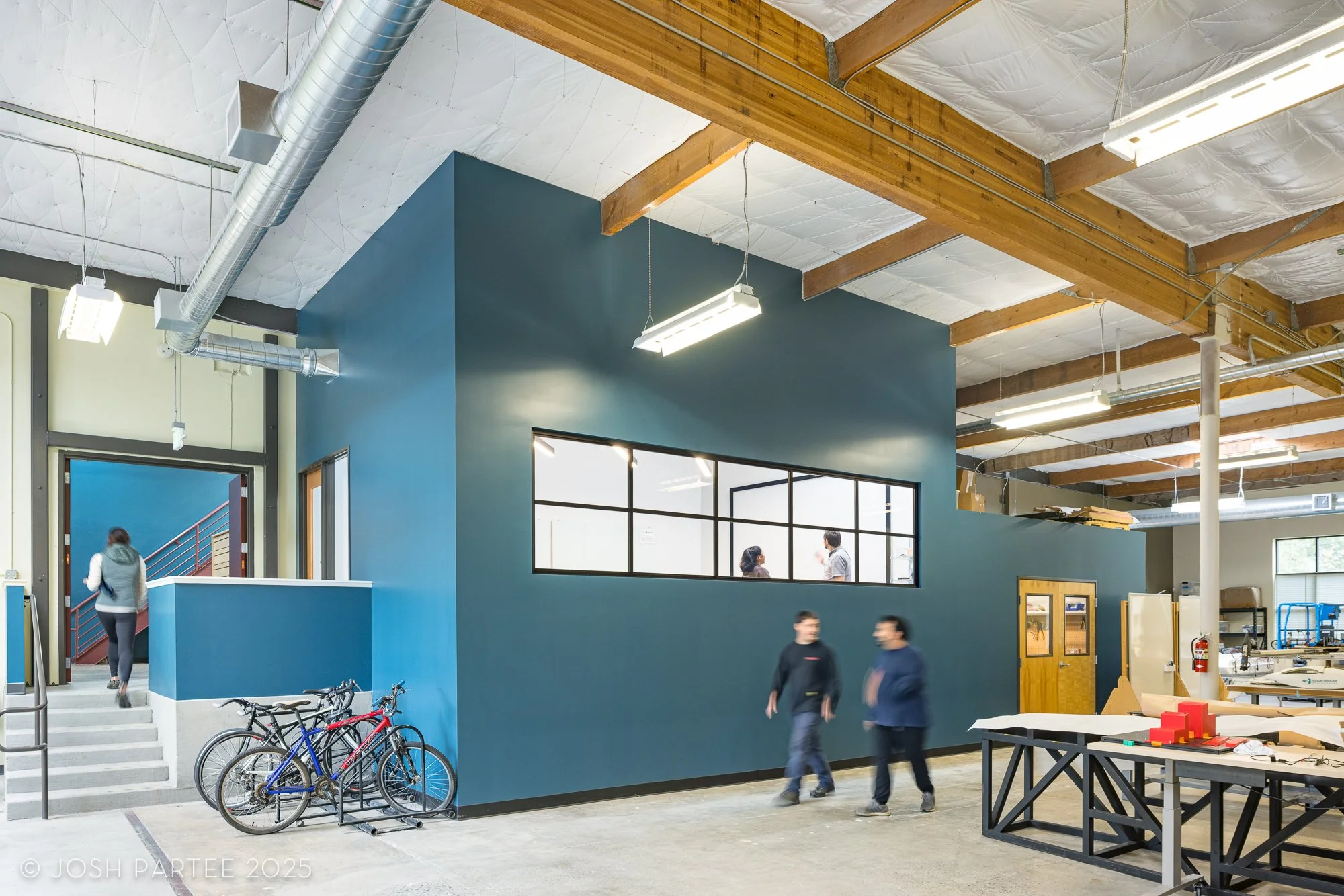  Flighthouse / Design + Build Workspace 