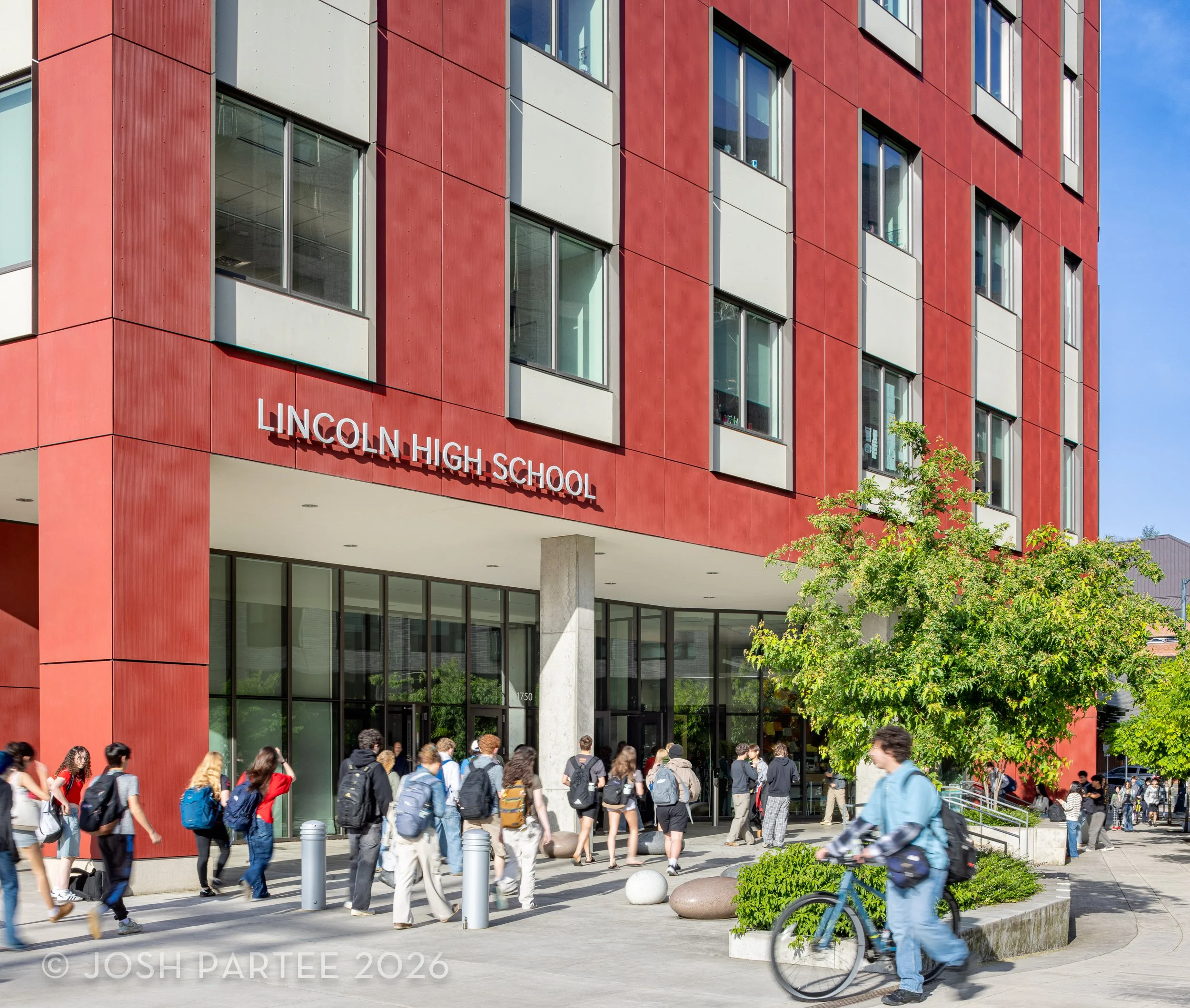  Lincoln High School / Bora Architects 
