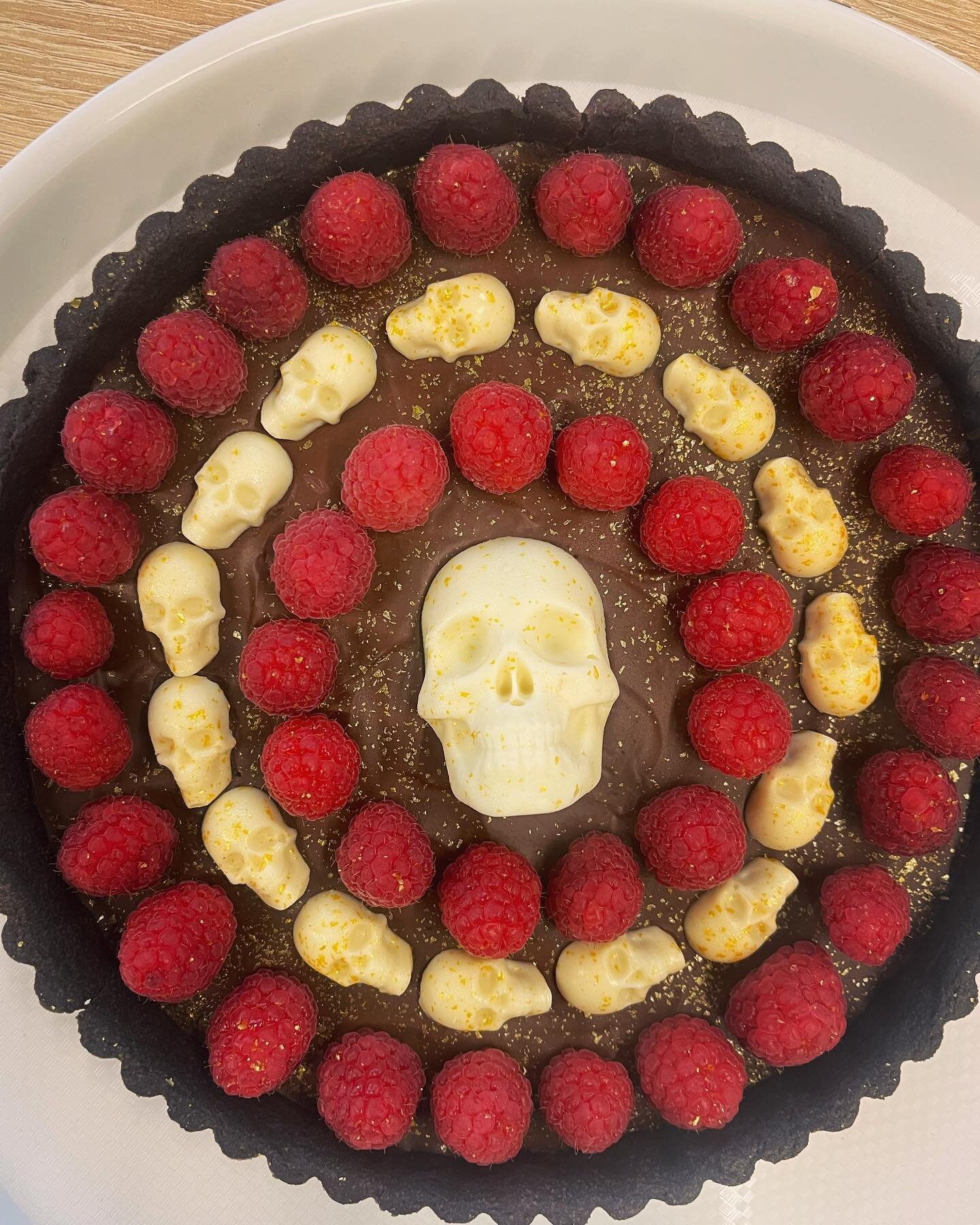 Oh and @tinlata and I made some tarts for #halloween as part of our PPD team costume @ghirardelli 💀👩🏻&zwj;🍳✨