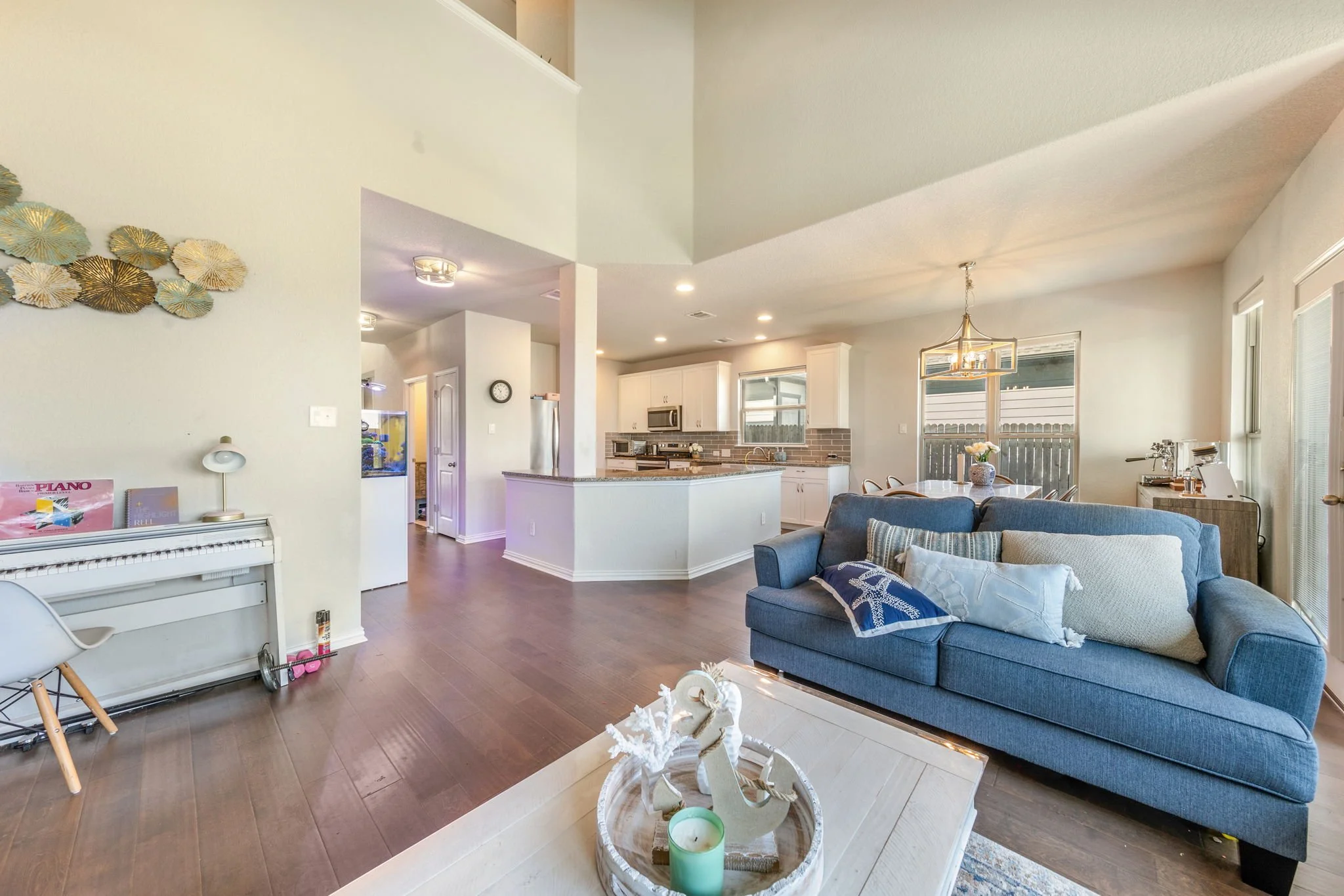 SQFT-0324.jpg