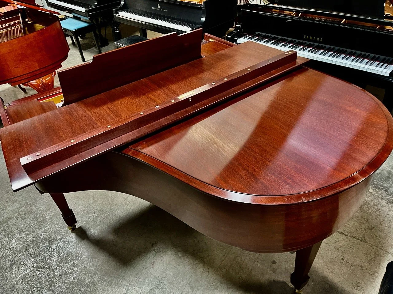 M Mahg - 1 (13).jpeg