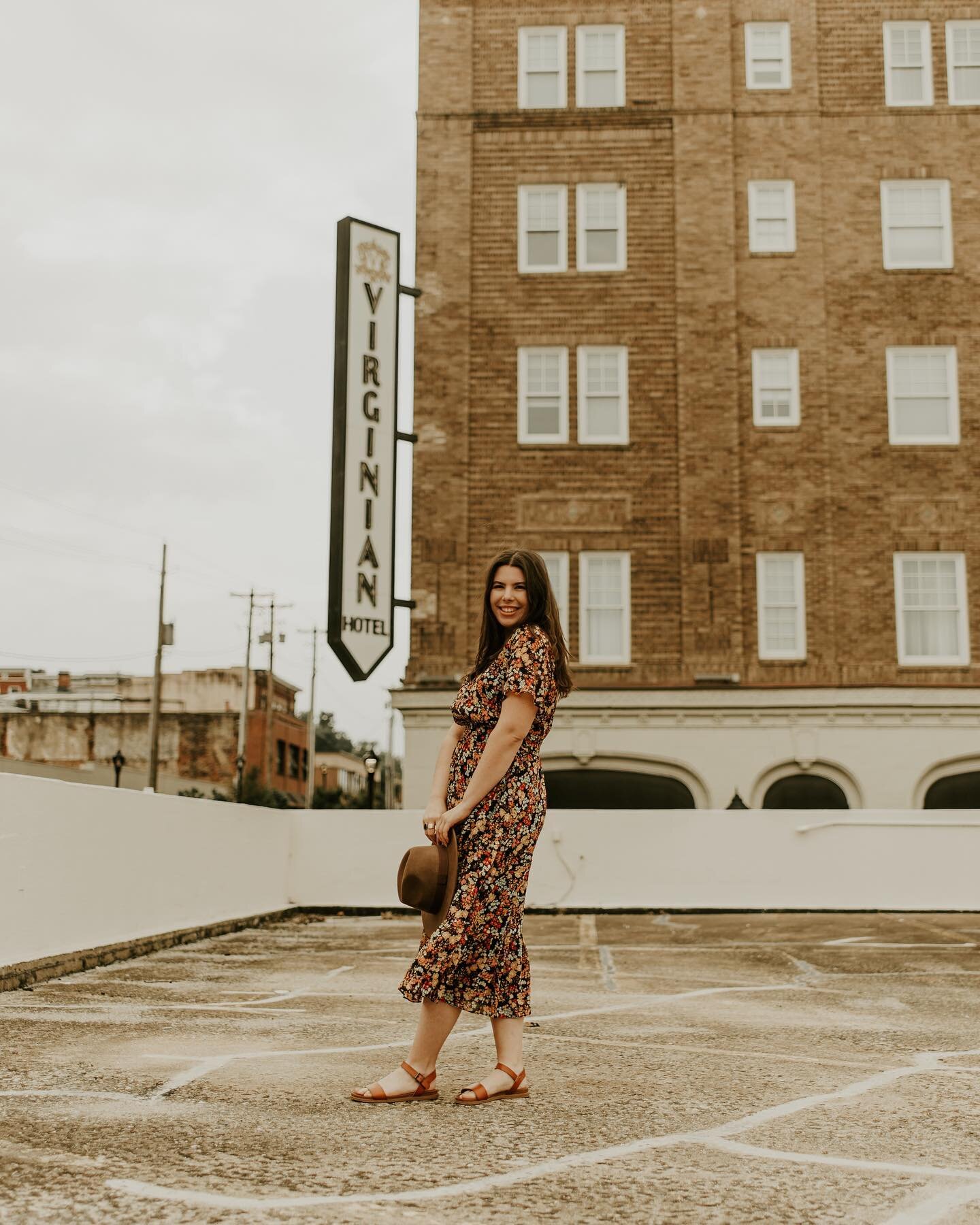 Checking into @thevirginianhotel for the weekend 🍁 No better way to start my birthday week celebrations than with some mountain views and coffee from Golf Park. ⛰ I love me some Lynchburg