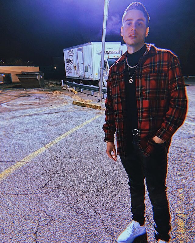 Me being cool taking pictures v.s. me being cold and running back to the car.
It&rsquo;s brick in New York right now! 🥶🥶🥶
.
.
.
.
#RedPlanetRecords #music #artist #rapper #singer #model #ootd #JordanBarone