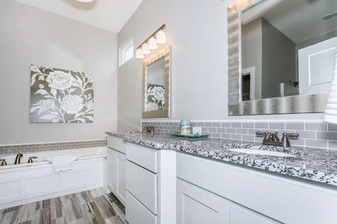 4315 N Ridge Port St Wichita-small-017-13-Master Bath-666x445-72dpi.jpg