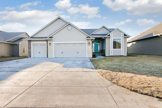 6009 Driftwood Wichita KS-small-001-41-Exterior Front-666x445-72dpi.jpg