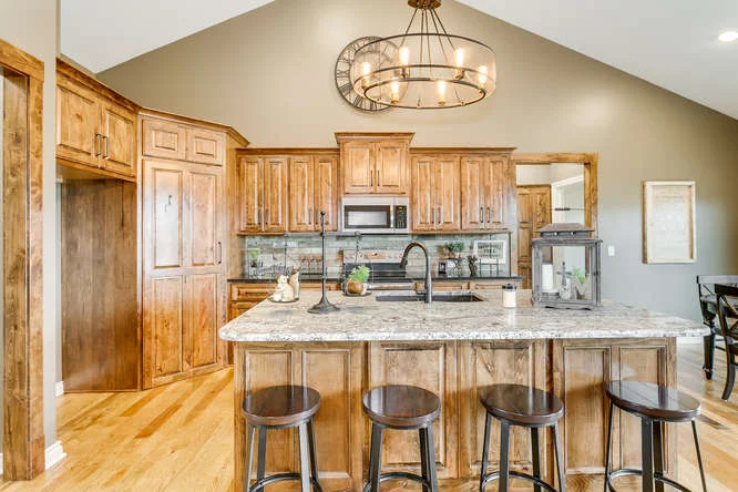 6209 W Kollmeyer Ct Wichita KS-small-010-20-Kitchen-666x444-72dpi.jpg