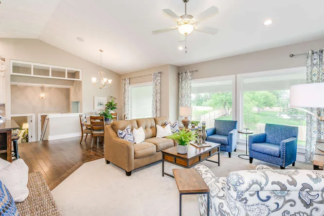 4316 N Ridge Port St Wichita-small-005-14-Living Room-666x445-72dpi.jpg