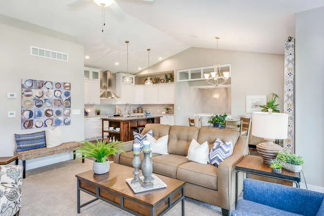 4316 N Ridge Port St Wichita-small-007-11-Living Room-666x445-72dpi.jpg