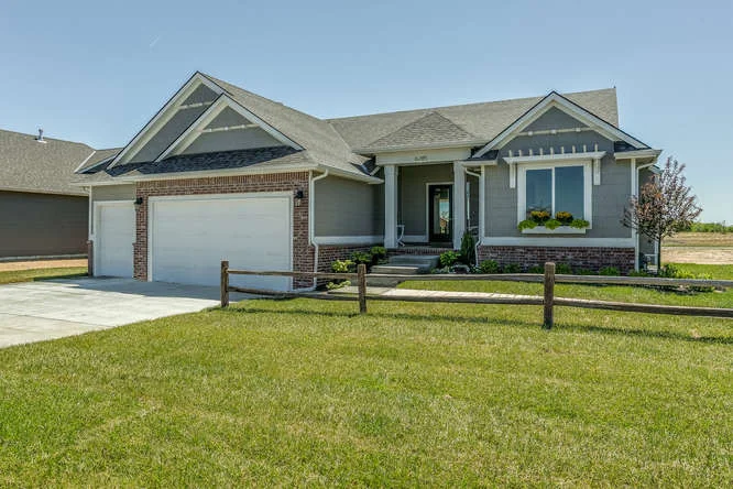 6285 W Kollmeyer Ct Wichita KS-small-002-34-Front Exterior-666x444-72dpi.jpg