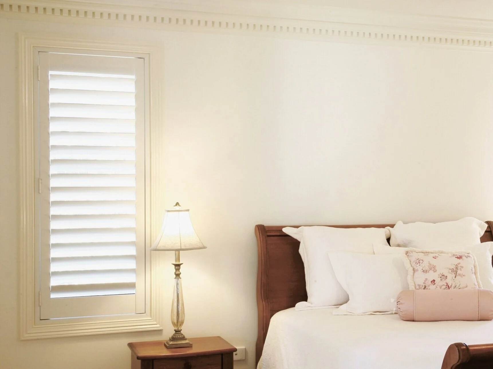 bedroom-2631746.jpg