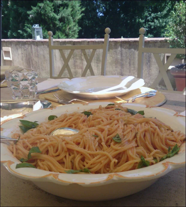 food-pomodoro-pasta-1.jpg