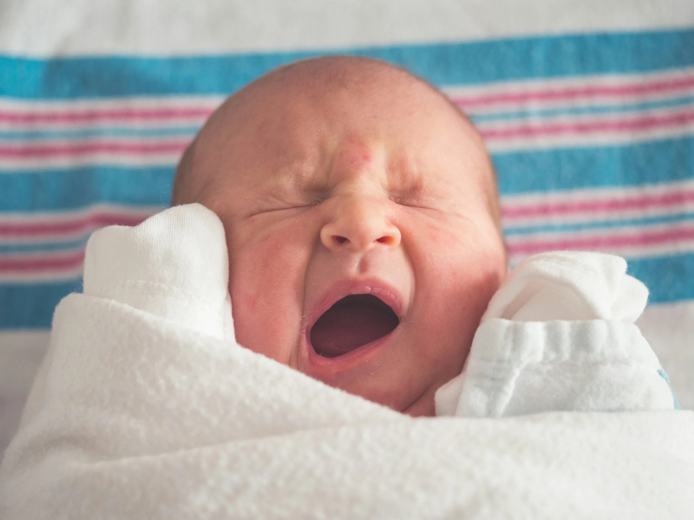 10 Essential Tips for New Dads - Surviving Those Early Days