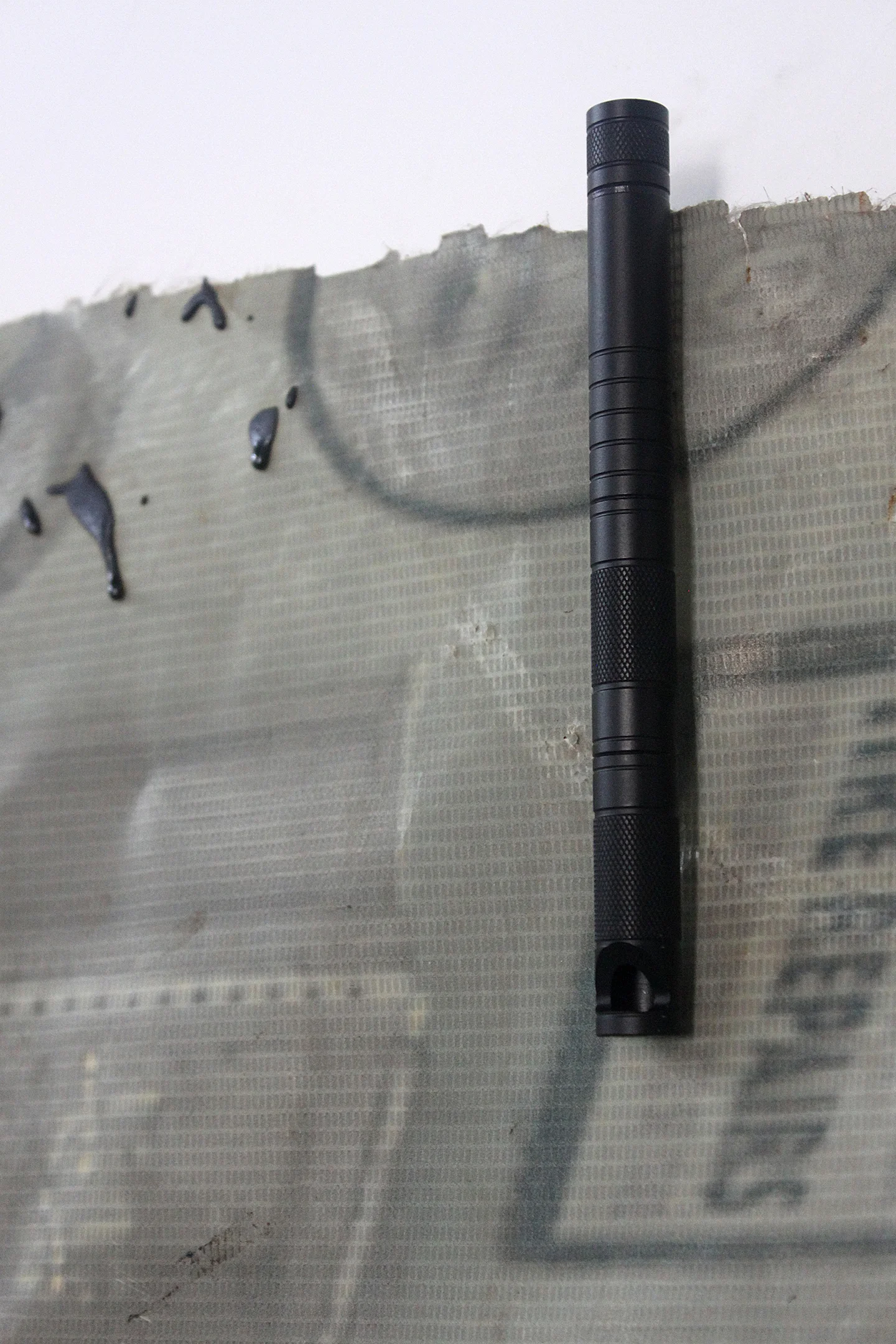 sign, tar, survival tool