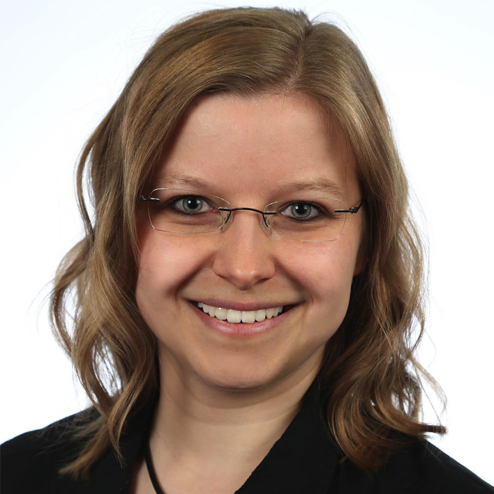 Claudia-Harzer_bio.png