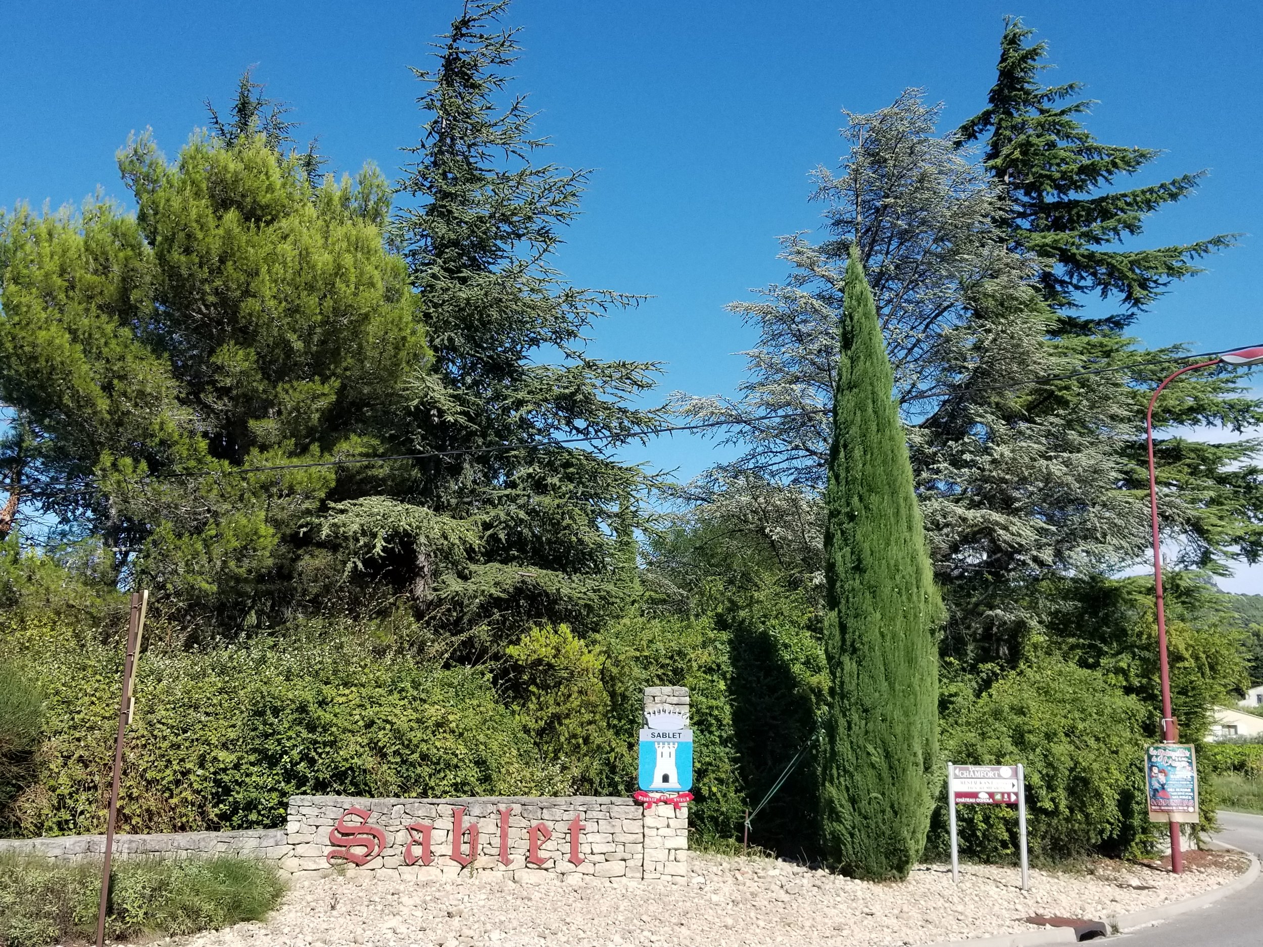 One of several entrances to the village of Sablet