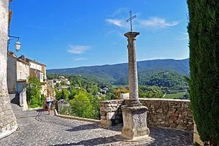 menerbes.jpg