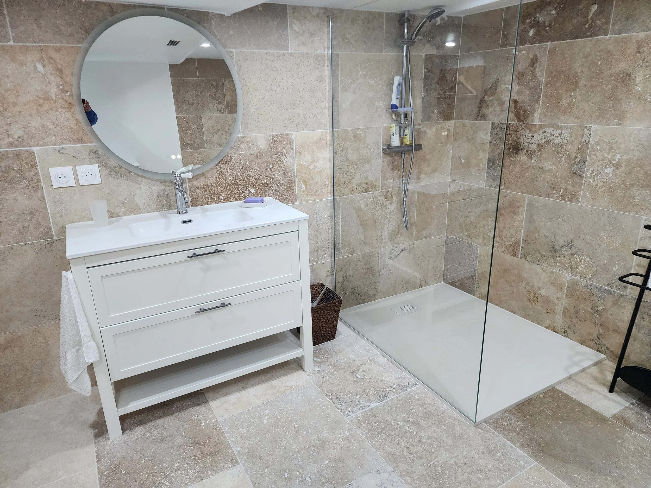 Ground floor ensuite bathroom