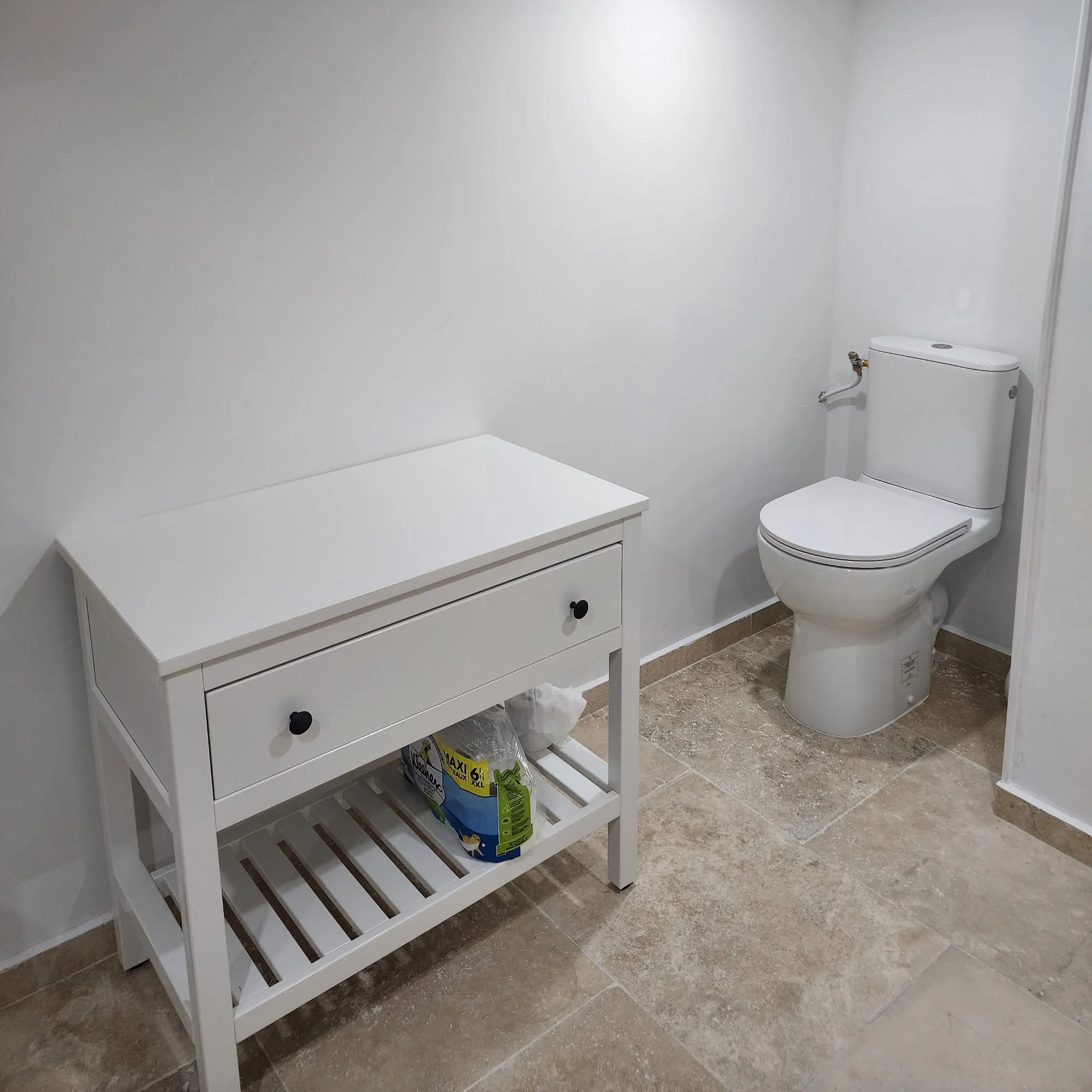 Ground floor ensuite bathroom