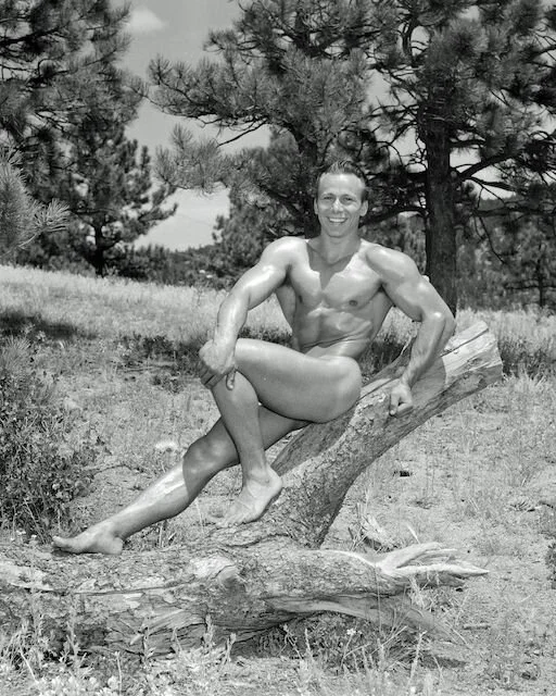 Model Profile: Carter Lovisone