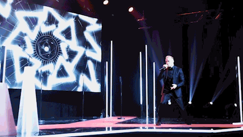 rudi-rok-show-gif-3.gif