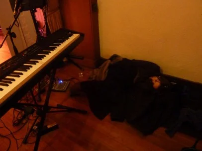 Jiggered Play as Three-Piece