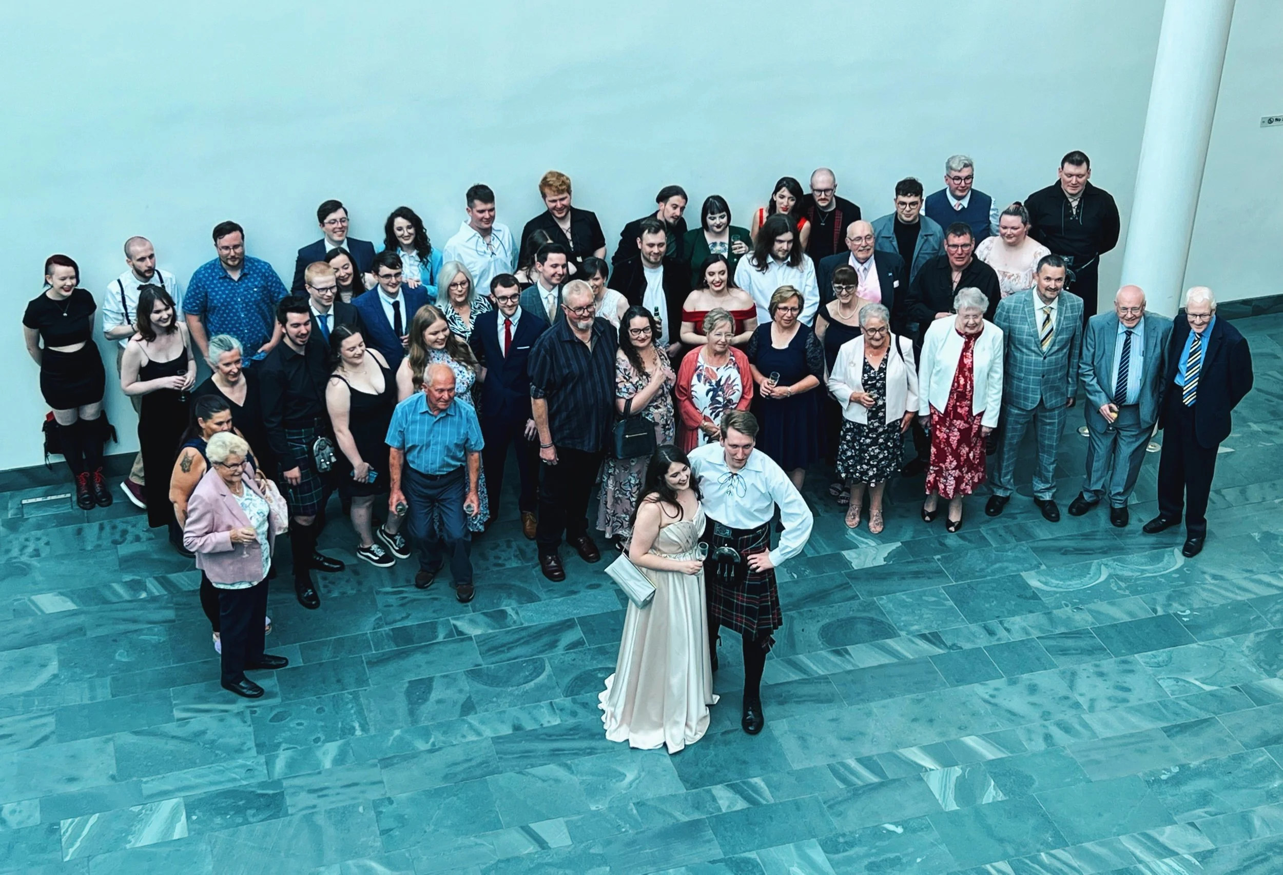 Kiss the bride / baker / designer / writer