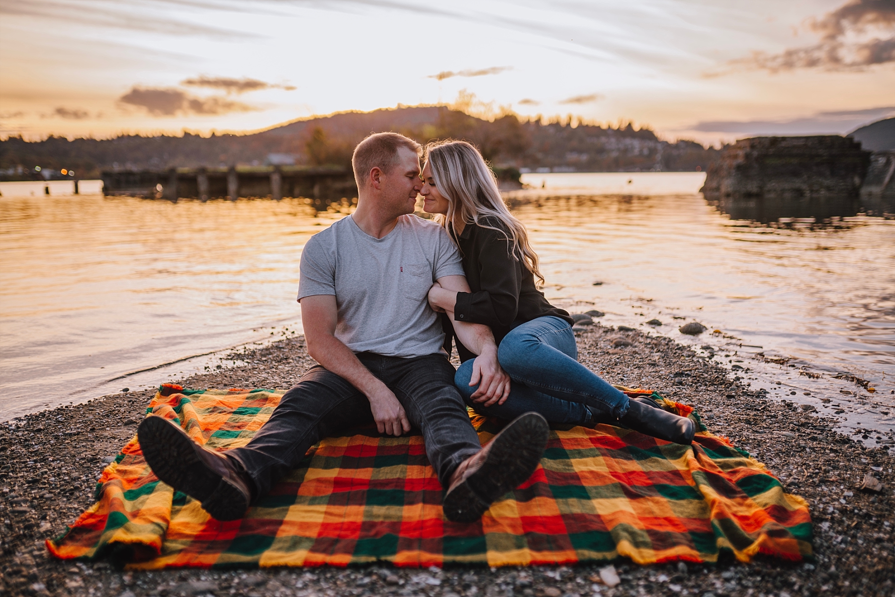engagement photo tips