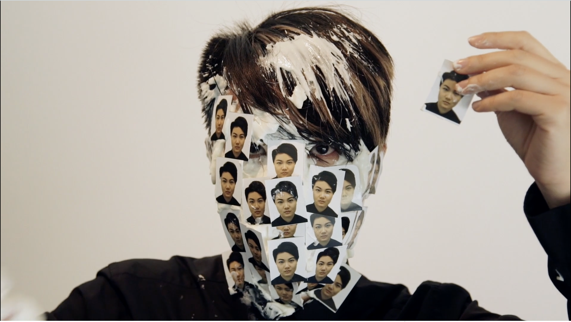 (2)Look Like Myself Enough? (視頻截圖，攝像：JJ Rolfe).png