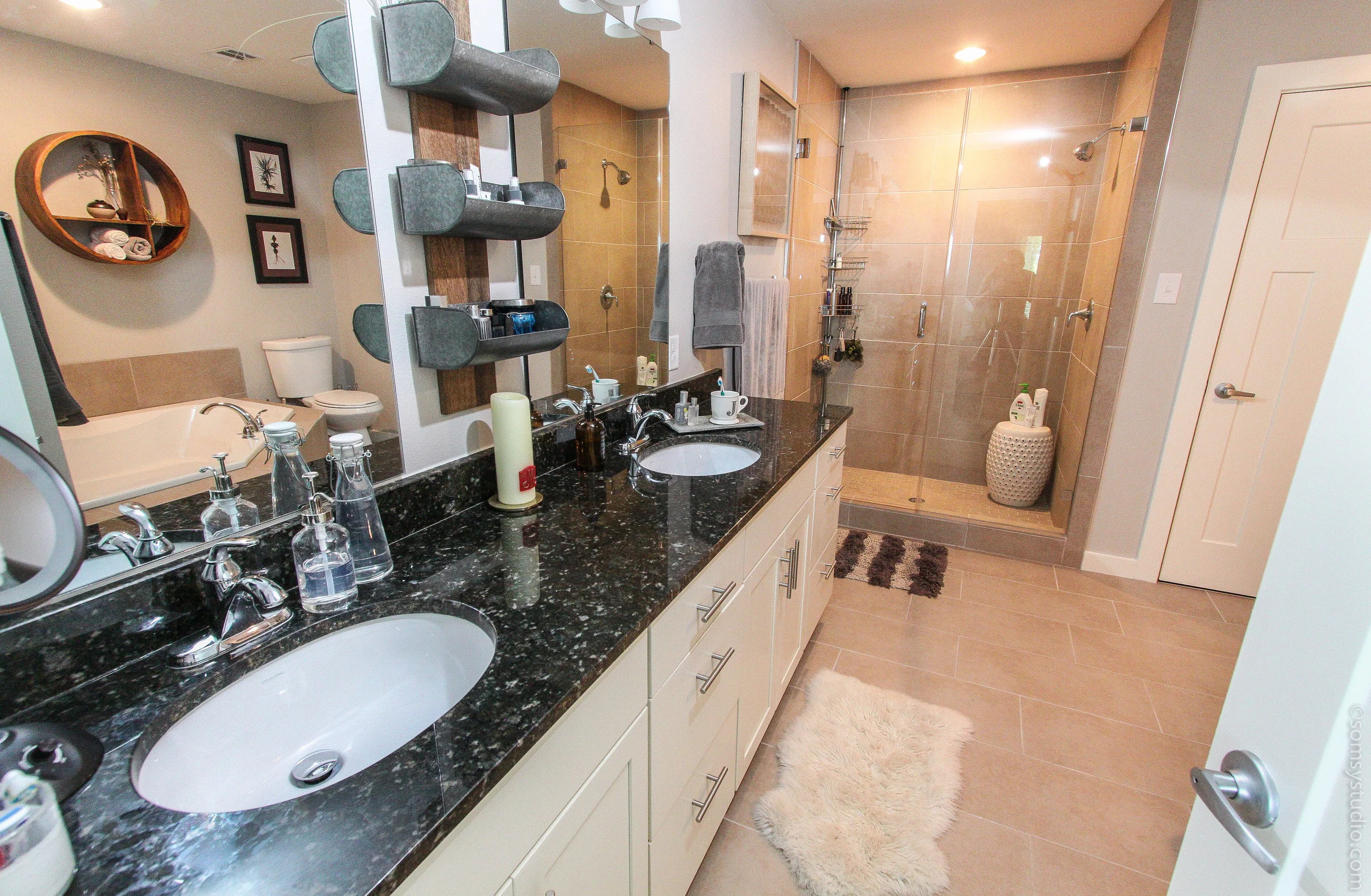 master bath long.JPG