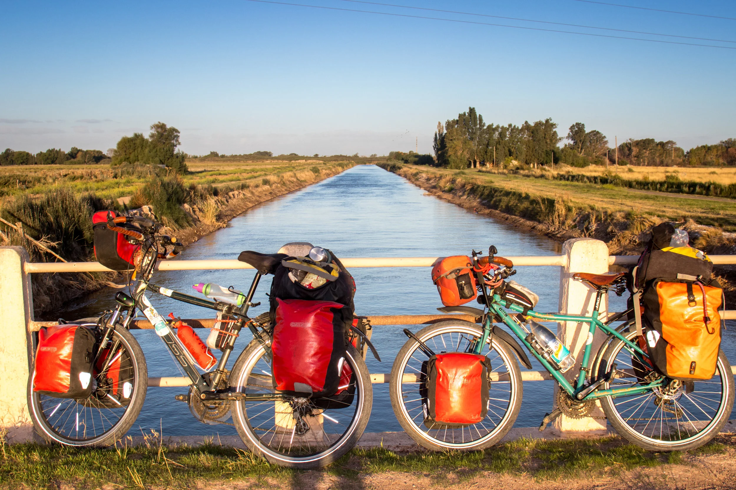 dos cicloviajeras.jpg