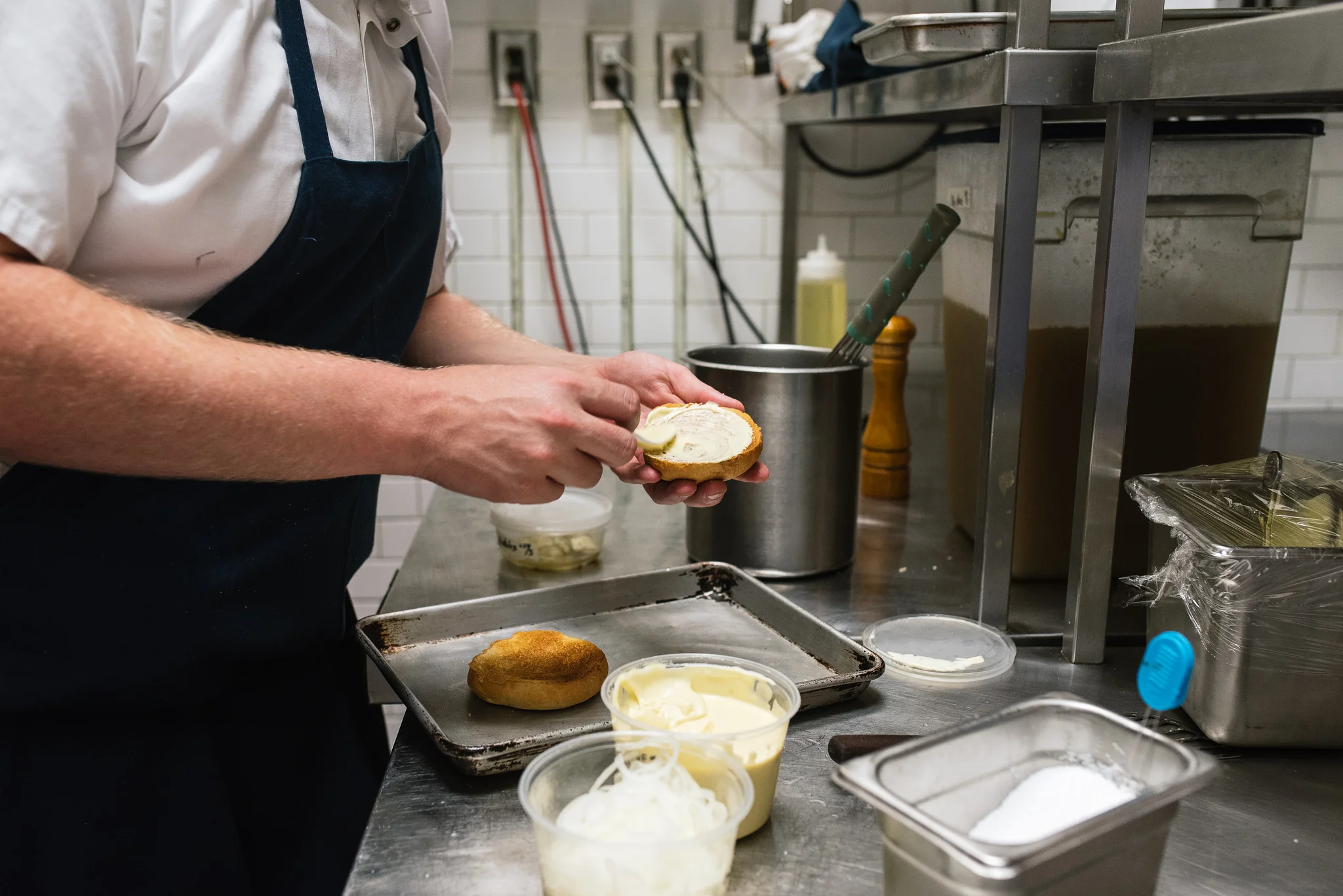 Brasserie Niche Burger Prep