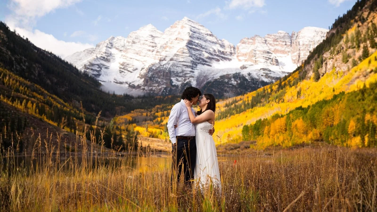 Colorado micro wedding at Maroon Bells in Aspen Colorado, micro-wedding ceremony