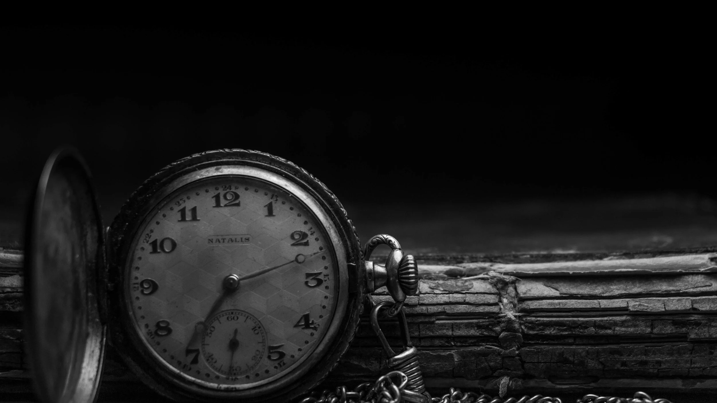 accurate-analogue-antique-1034426.jpg