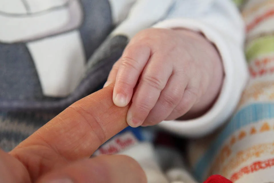 Compression should be nice and gentle. Like this baby’s grip: firm, yet subtle. Basically, be a baby.