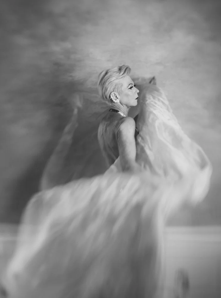 elegant-boudoir-mature-woman.jpg.jpg