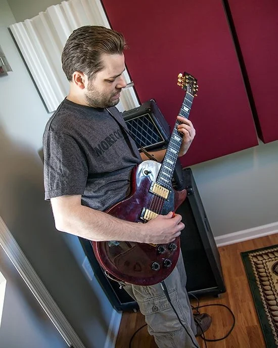 Mike Powell Playing 2.jpg