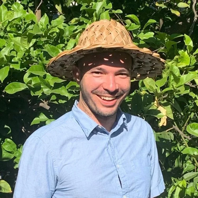 Professor Yunied Puig de Dios (he/him) - The life of plants: A metaphysics of mixture