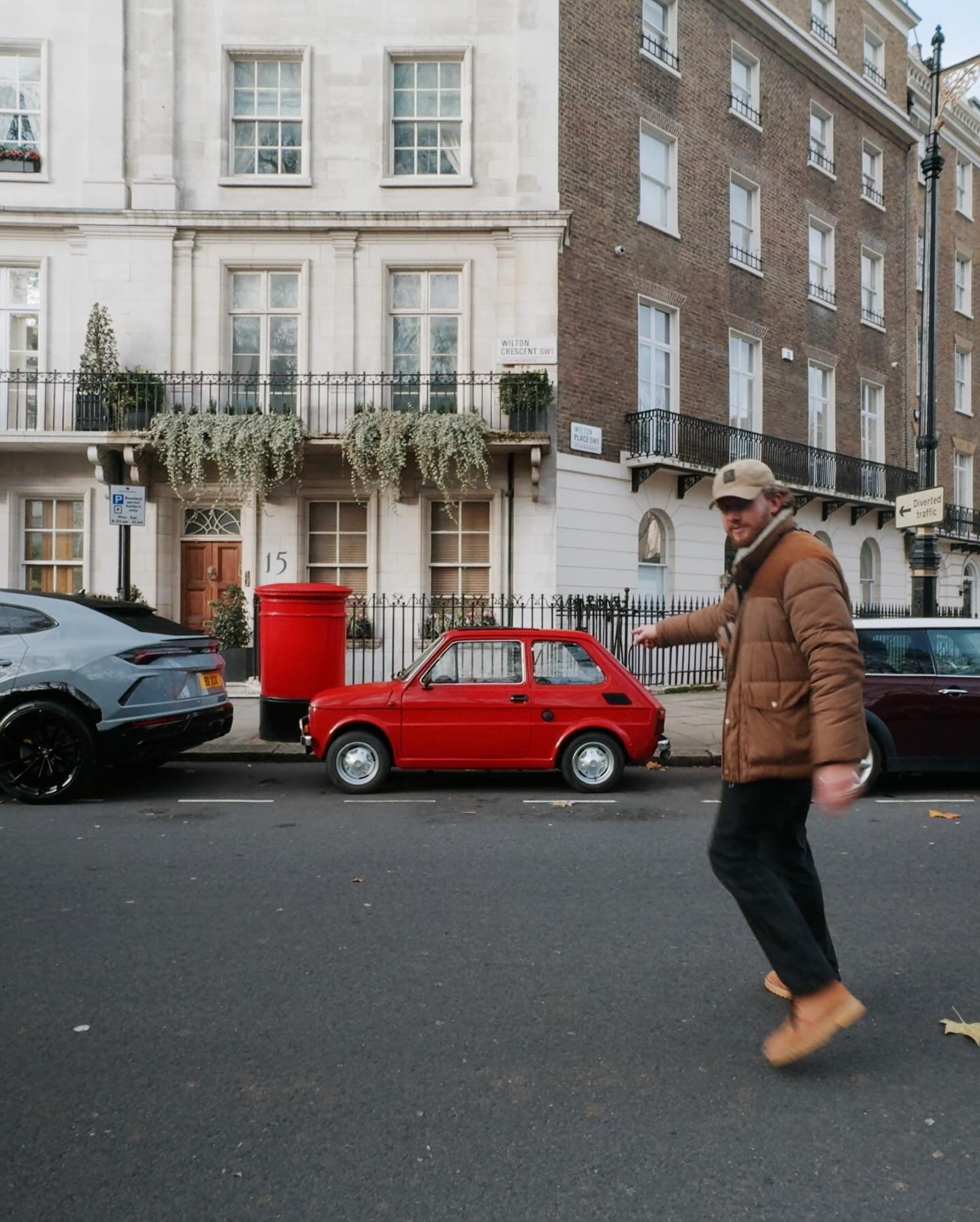 Went back to my younger, nerd, car spotting roots in this weeks video. 

This time however, I had a hangover and was accompanied by the lovely @chanellemarie95 

our finding&hellip; I&rsquo;m still a terrible car bore and red &amp; white wine do not 