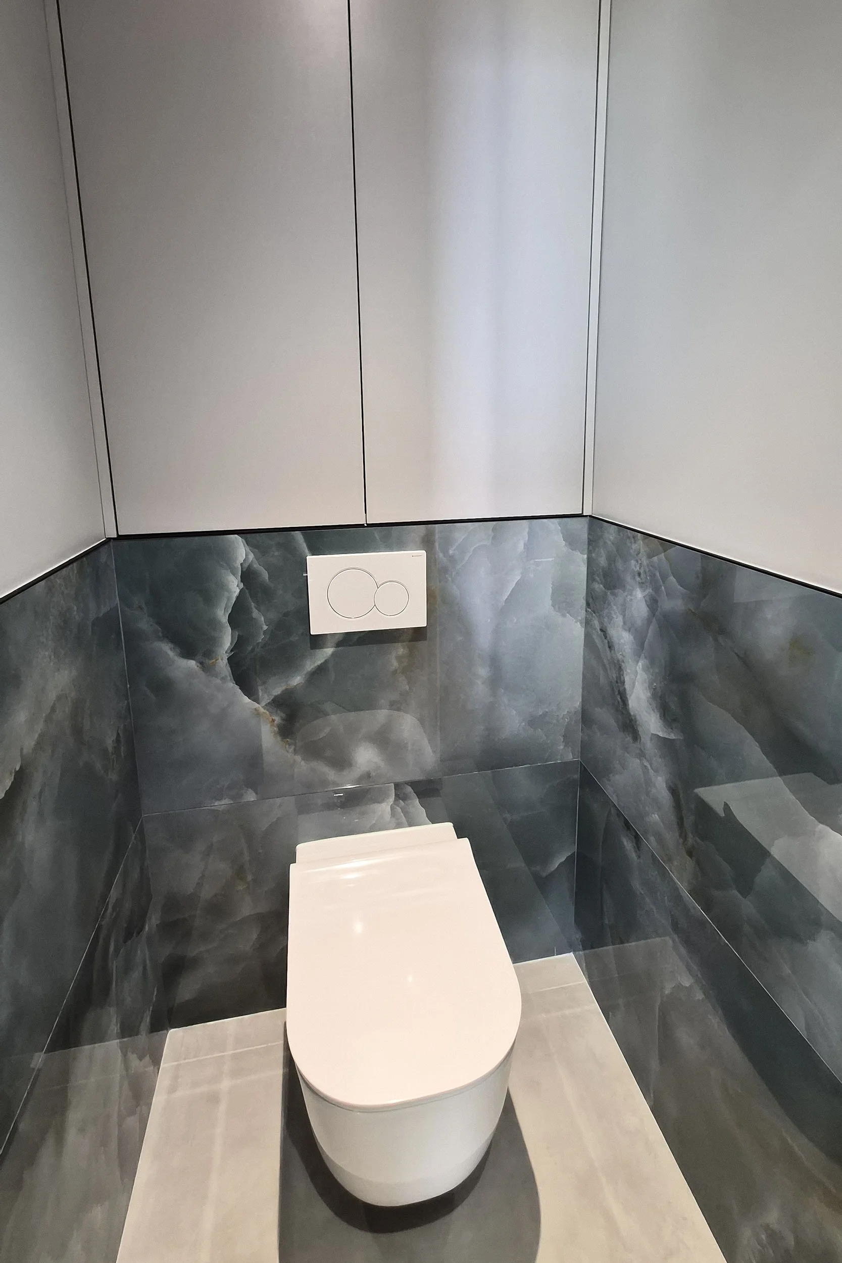 LesDauphins_Toilettes01.jpg