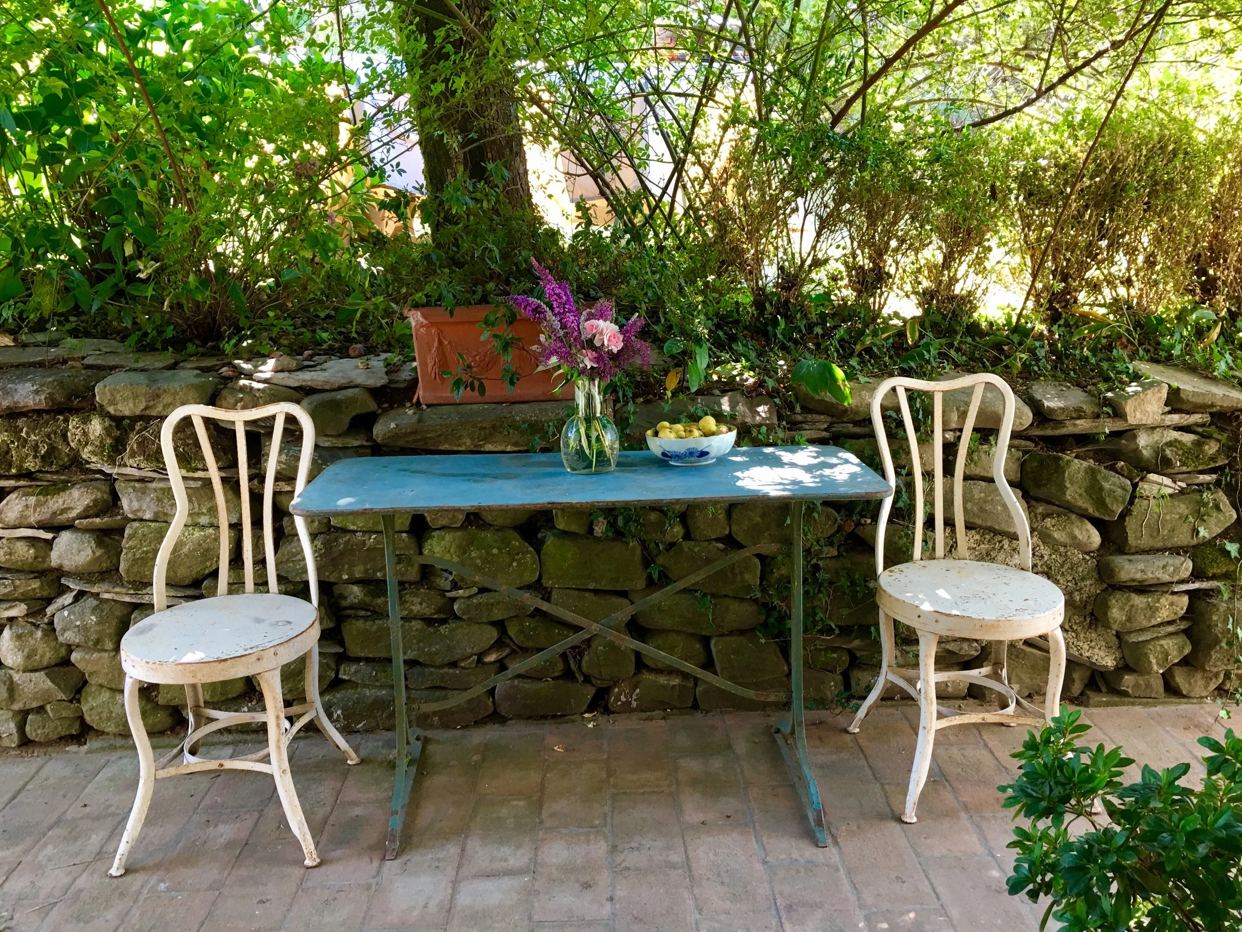 A shady spot outside the Sleeping Quarters of La Casa Grande.