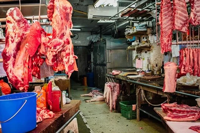 Hong Kong Market #hongkong #travel #moments #market #China #food #eat #meat #animal #reportage #photojournalism #natgeoyourshot #essen #leicaphotography #leicamp #35mm #art #leica #inspiration #naturelover #photooftheday #zonestreet #streetphotograph