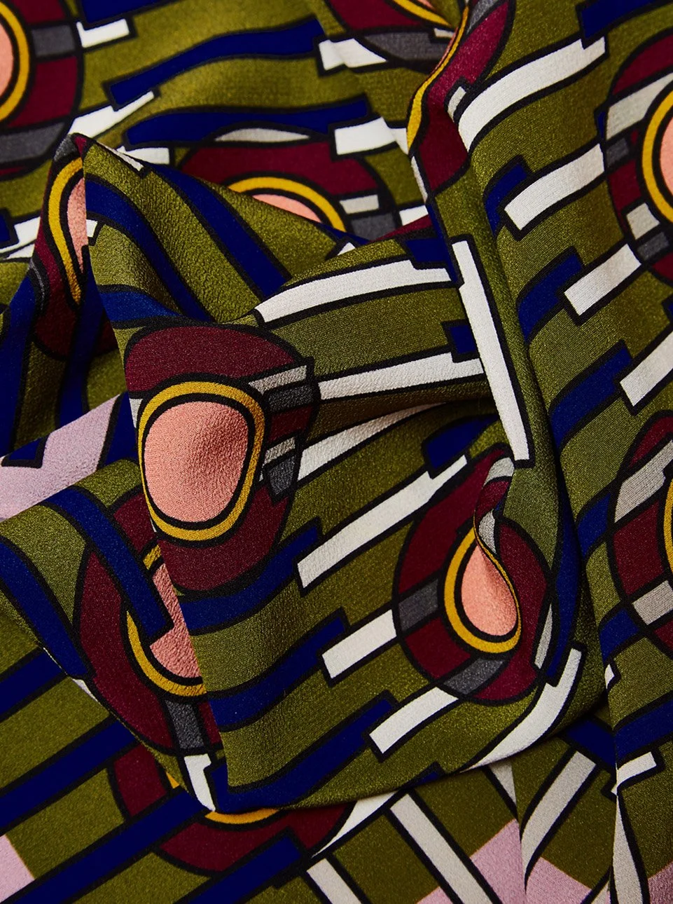 ap_scarf_spot_dash_close_up.jpg