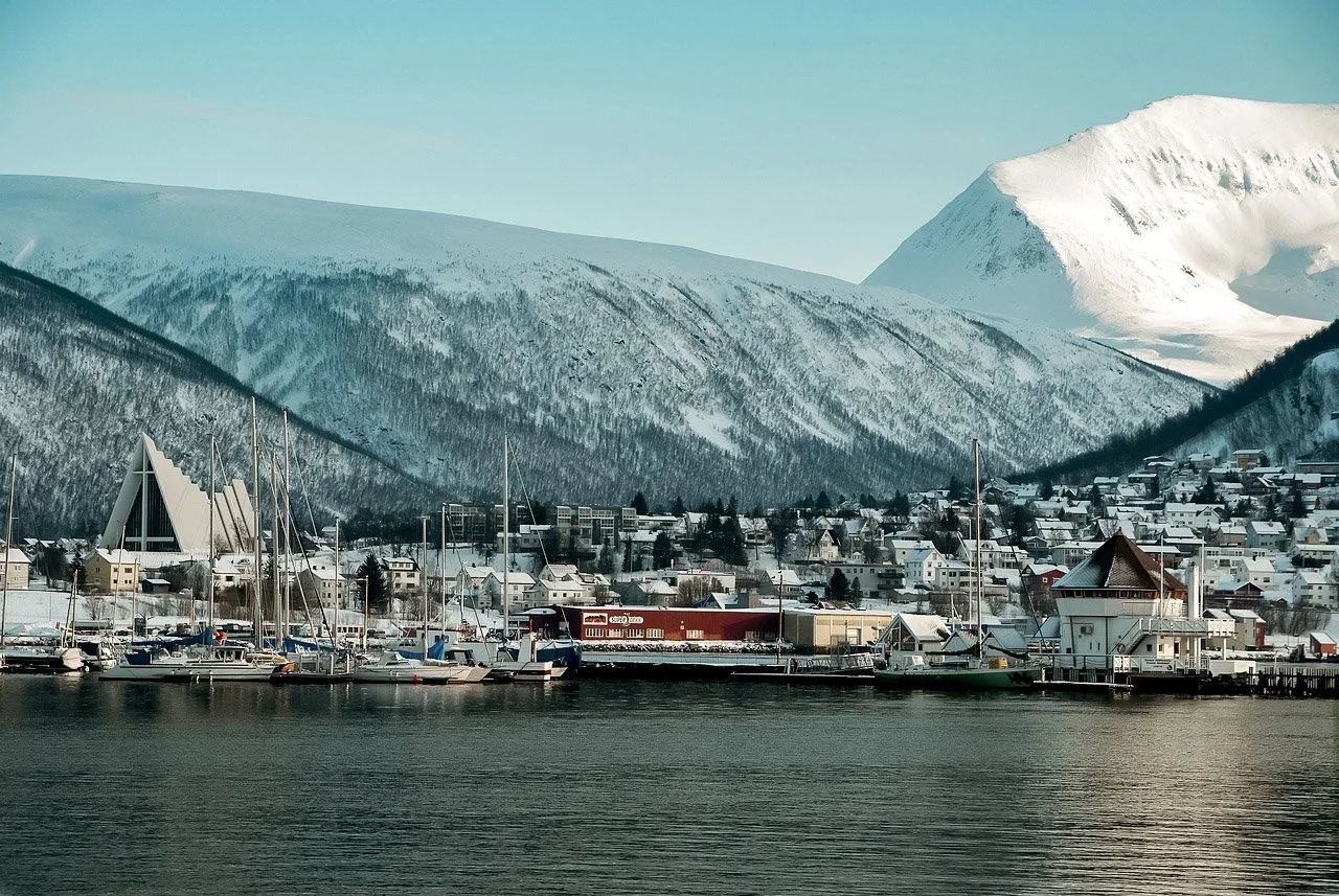 northern-norway-travel-tailoed-itineraries-tromso-island-tour-1.jpg